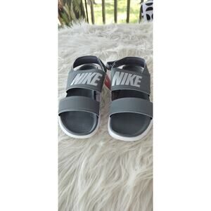 4046) Nike Women's Tanjun Cool Grey White Sandal Size US 8